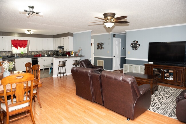Photo - 122 Friar Tuck Ave House