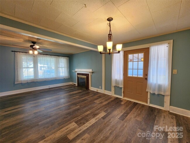 Photo - 843 Pebble Ave SW