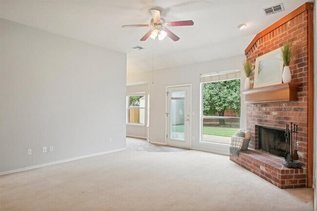 Photo - 613 Vickery Ave