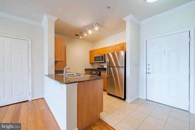 Building Photo - 12929 Centre Park Cir Unit 313