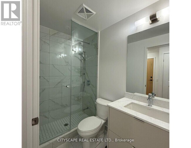 Photo - 202 Burnhamthorpe Rd E Unit 1410