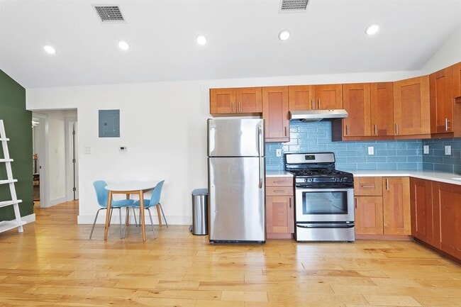 Photo - 1307 E 52nd St Condo Unit 5