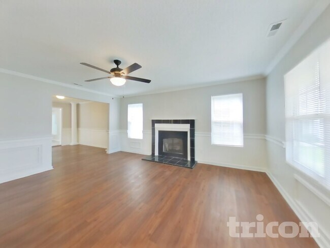 Photo - 636 Sadler Glen Dr