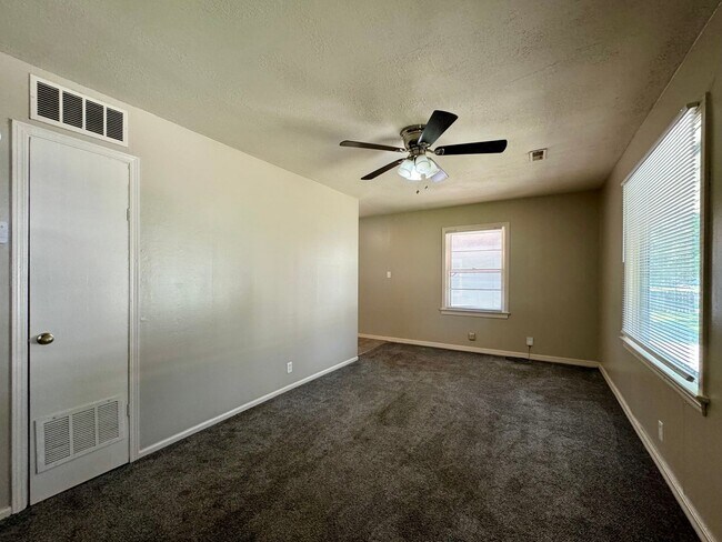 Photo - 532 N Gordon St