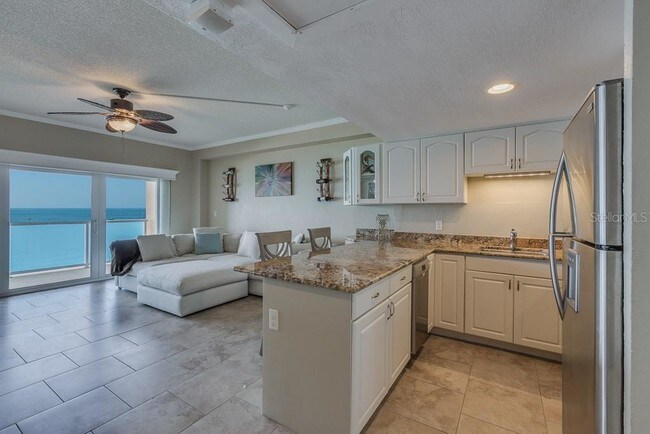 Photo - 880 Mandalay Ave Unidad C801