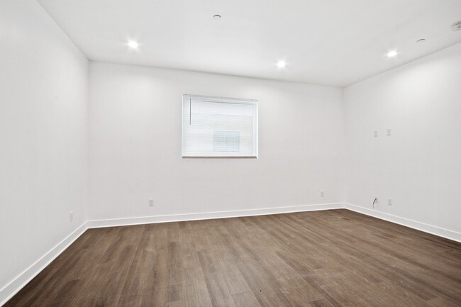 Photo - 1139 S Lorena St Unidad 1137