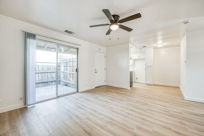 Photo - 3221 E Normal Ave