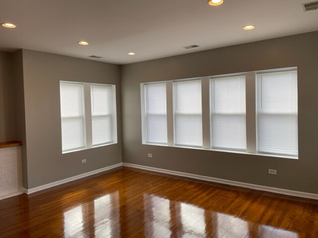 Photo - 6016 W Wabansia Ave Unidad second floor