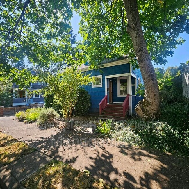 Building Photo - 4537 NE 8th Ave Rental
