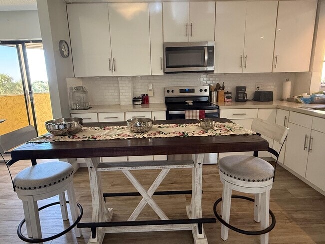 Building Photo - 6475 W Oakland Park Blvd Unit 401