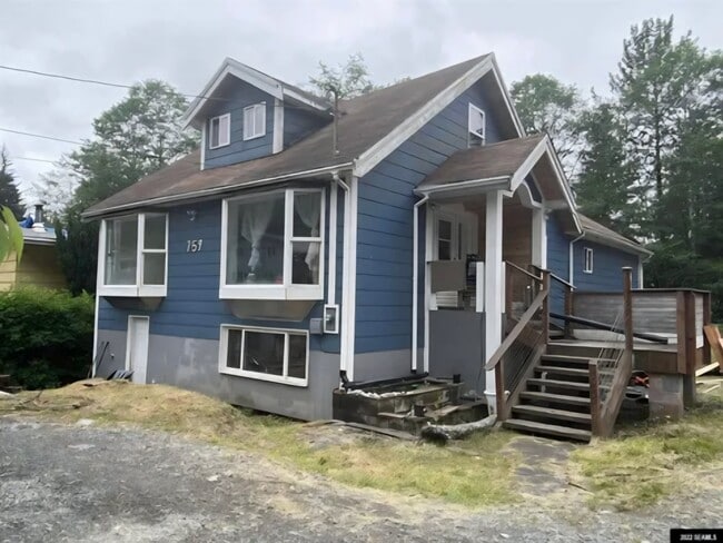 Building Photo - 759 Deermount St