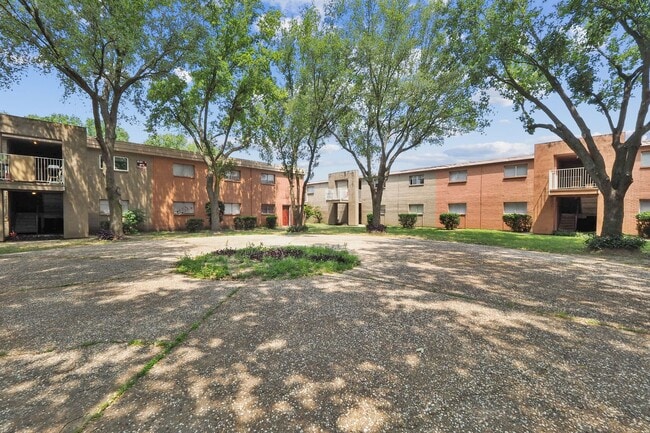 Photo - La Paloma Village Apartments
