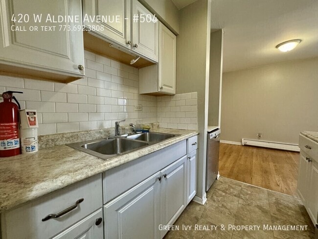 Photo - 420 W Aldine Ave Unit #504