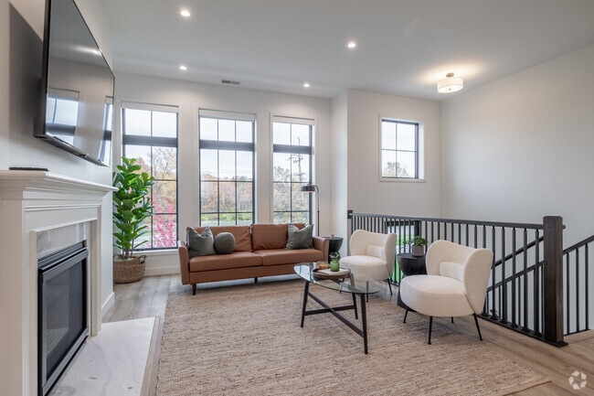 2BD, 2BA - 1,992-2,537SF - TOWNHOME