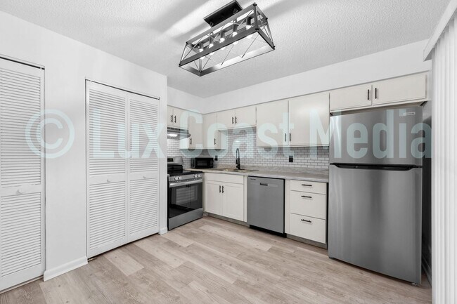 Photo - Canterbury Place Apartments