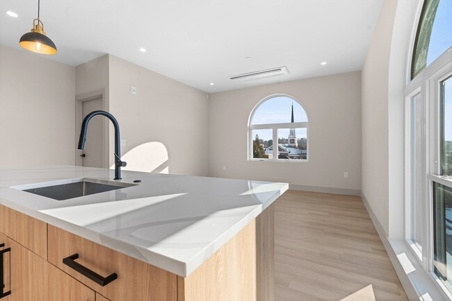 Photo - 453 Franklin St Unidad 207