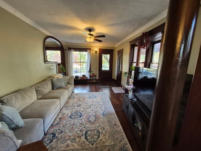 Photo - 906 Fairmount St SE