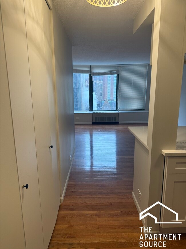 Photo - 1313 N Ritchie Ct Unidad 903