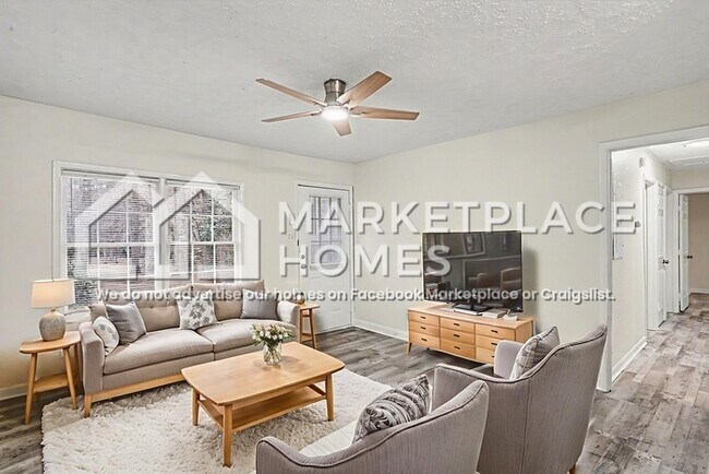 Photo - 8246 Collier St SW