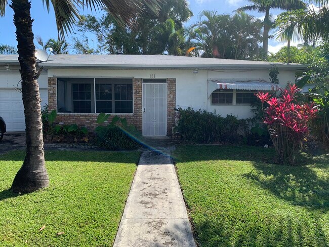 2/2 Dúplex - 131 SE 2nd Ave