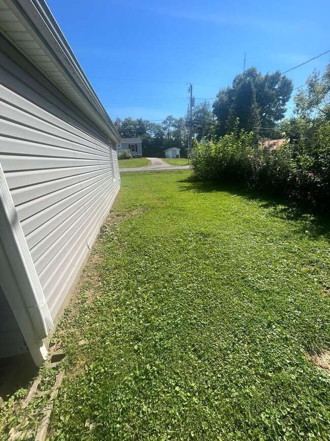 Photo - Gorgeous renovated 3 bedroom house!