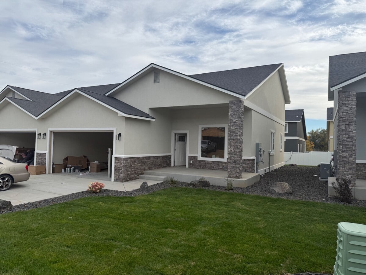 Photo - 9000 Nafizah Way