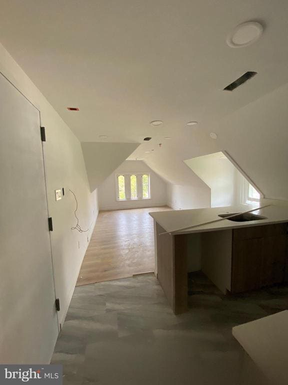 Building Photo - 260 W Johnson St Unit 5L