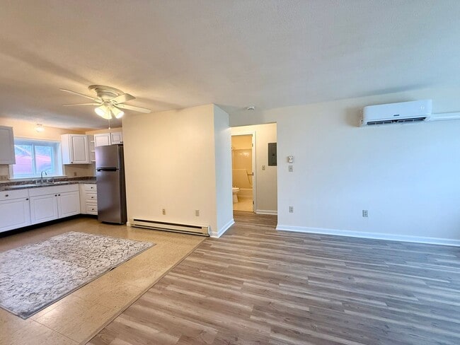 Photo - 63 W Rosemont Ave Unit 63 W. Rosemont Ave #1