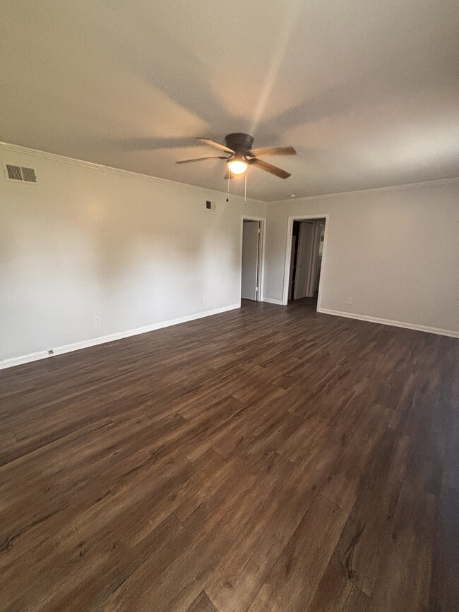 Photo - 210 N Edgewood Dr