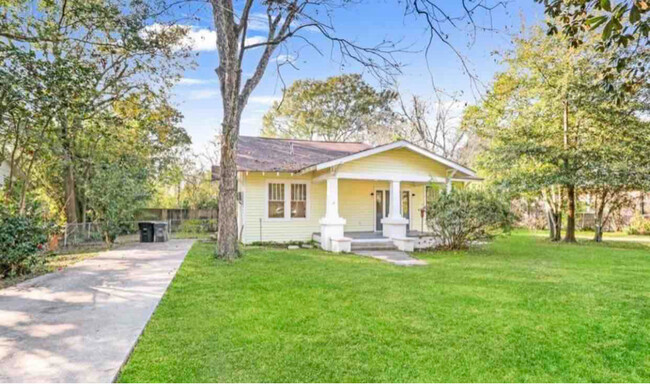 Building Photo - 352 East Dr Rental