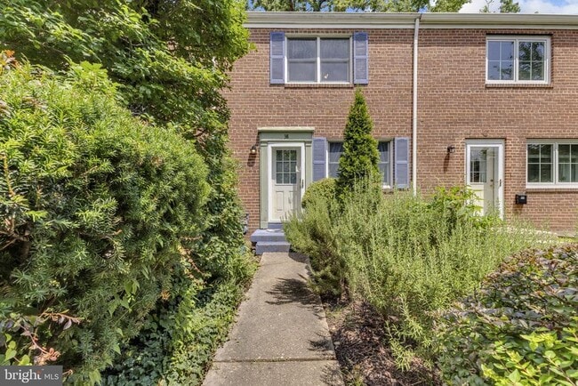 Photo - 38 E Rosemont Ave Townhome