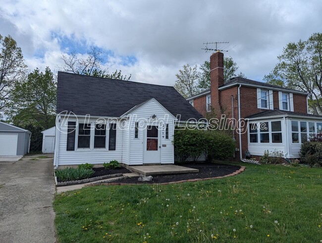 Remodeled 4-Bedroom with Addition and Garage! - Remodeled 4-Bedroom with Addition and Garage! Casa