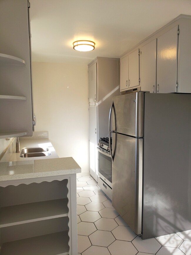 Photo - 4403 1/2 W Exposition Blvd