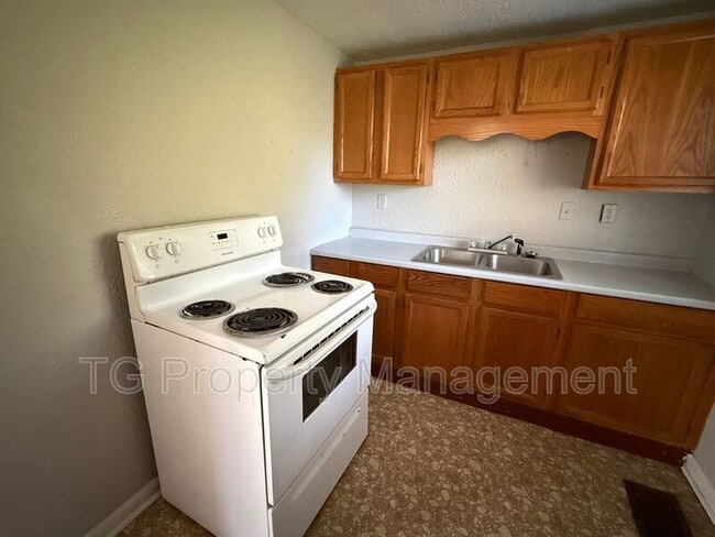 Photo - 5557 Ramona Blvd