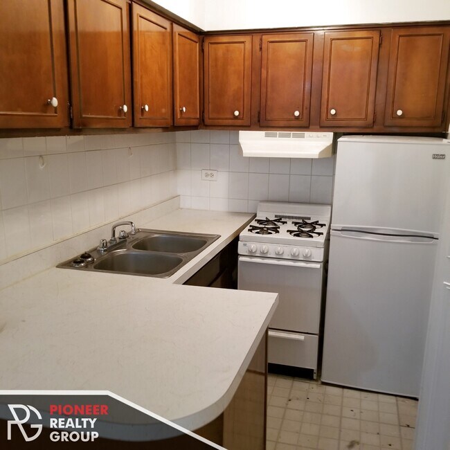 Photo - 524 W Oakdale Ave