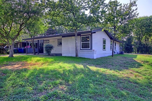 Photo - 2101 Benwick Cir