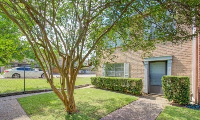 Building Photo - 4124 Belle Park Dr Unit E