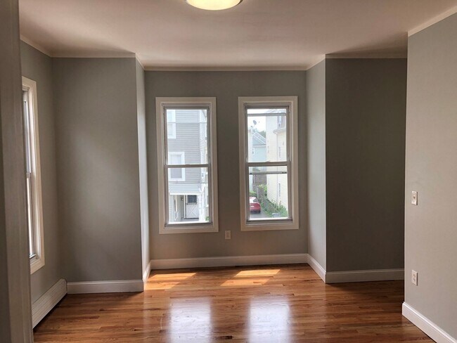 Photo - 16 Cross St Unit #2