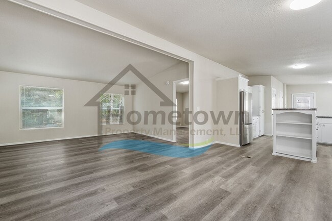 Photo - 3 Bedroom 2 Bathroom Home with Off-Street Parking Available in Sagle, Idaho!