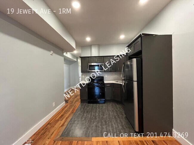 Photo - 19 Jewett Ave Unit 1RM
