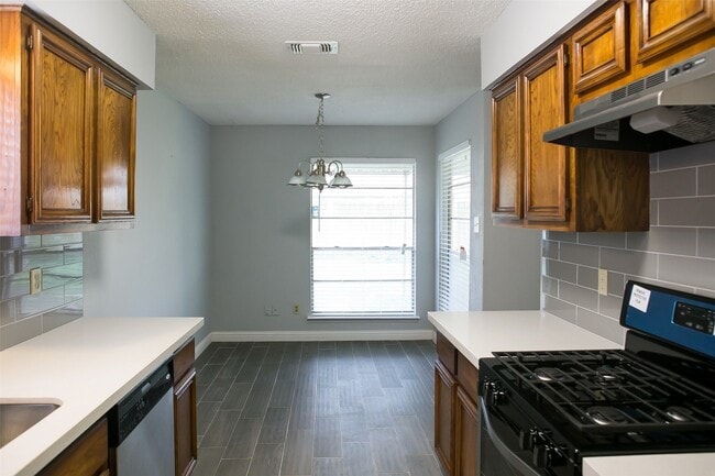 Photo - 12051 Creekhurst Dr