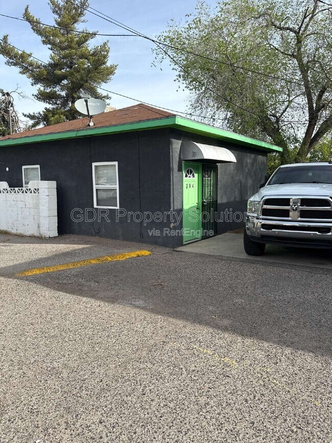 Building Photo - 309 Sierra Dr SE Unit 304