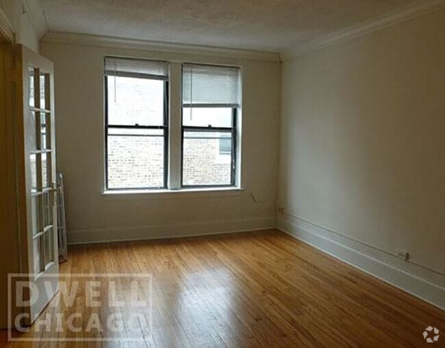 Building Photo - 2733 N Milwaukee Ave Unit S Rental