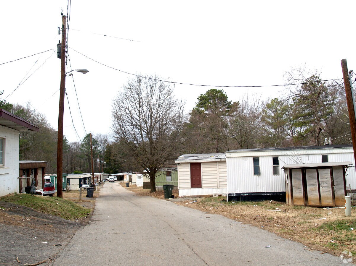 Photo - Lawrence Mobile Home Estates