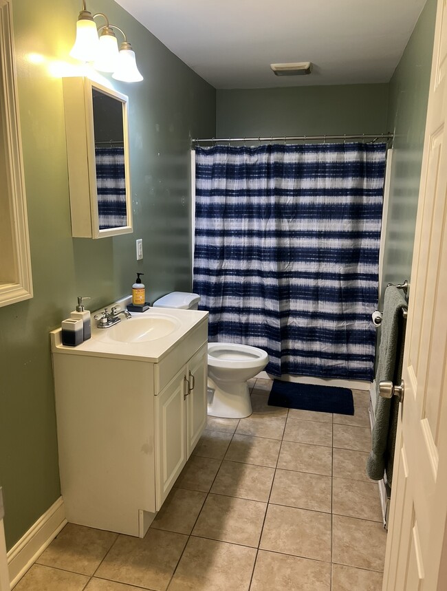 Photo - 307 N Main St Unidad 2