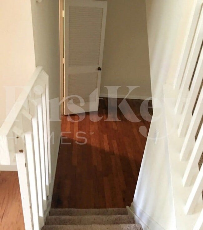 Photo - 3090 Meadowview Ln