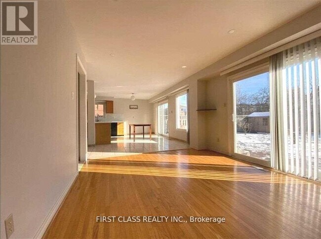 Photo - 11 Coleraine Ave