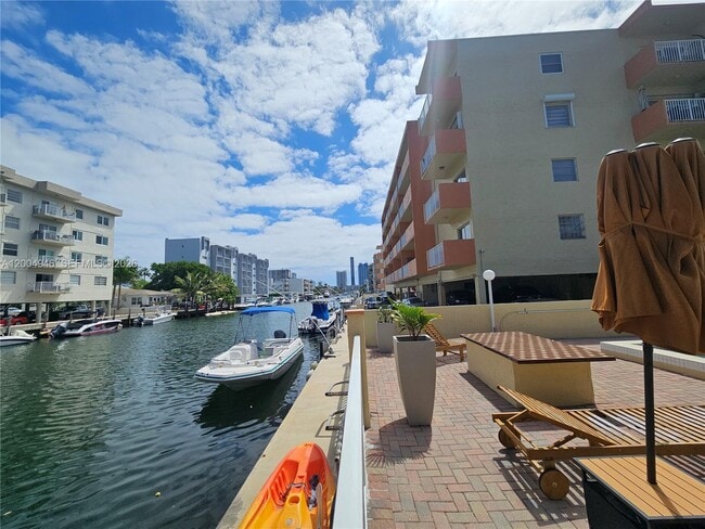 Building Photo - 3545 NE 167th St Unit 404