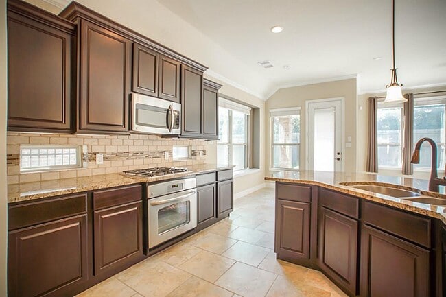 Photo - 106 S Sawbridge Cir