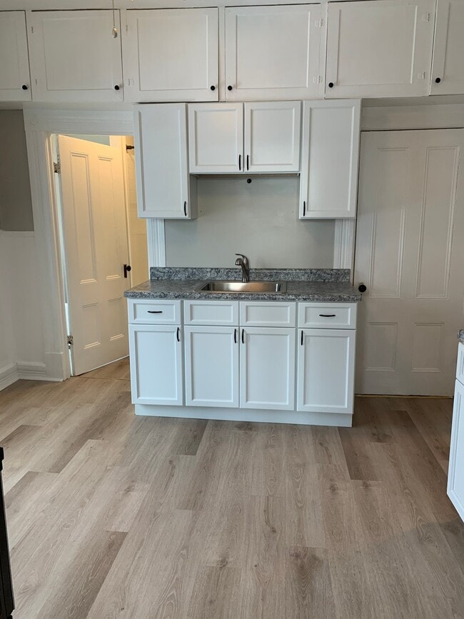 Photo - 1440 1st Ave